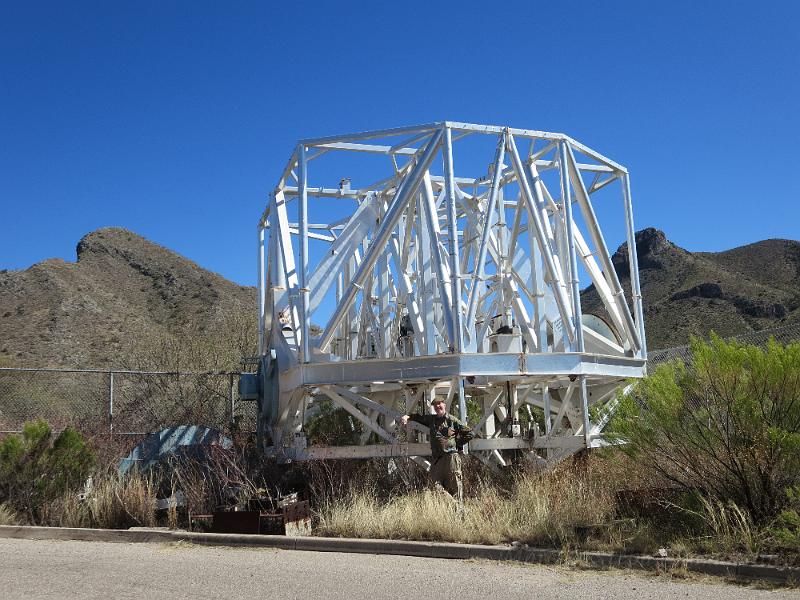 IMG_0797.JPG - The old MMTO telescope superstructure! Now rusting away in the desert.